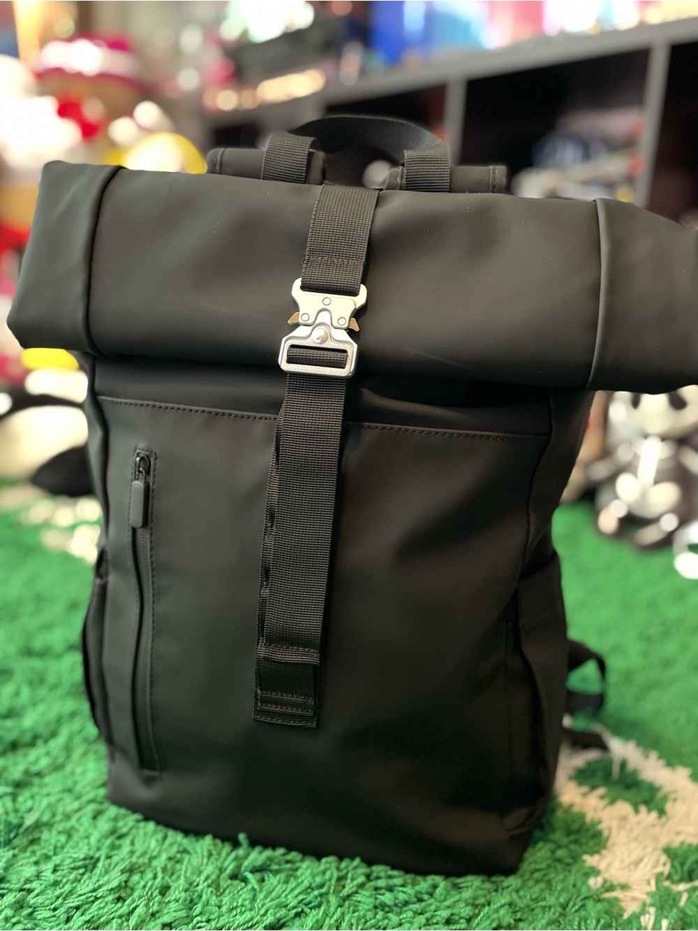 Vintage Black Roll-Top Backpack with Metal Buckle